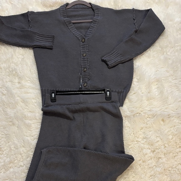 Women's Two-piece Gray Knit Cardigan/Jogger Pants - Picture 3 of 10